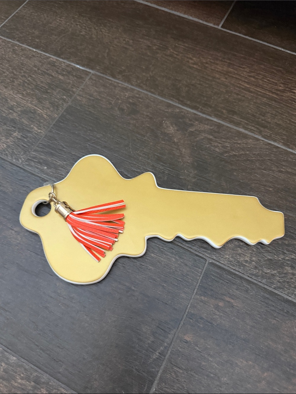 Coton Colors Gold Key Big Attachment with Tassel (Retired)